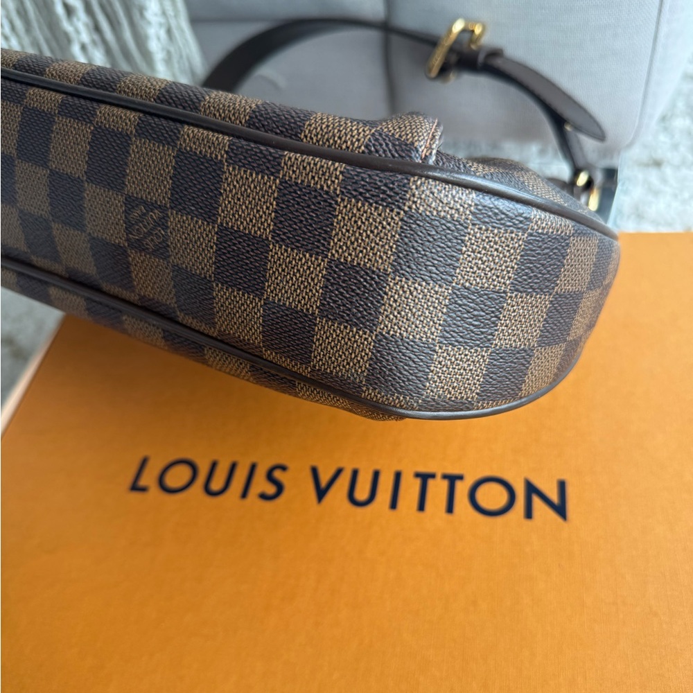 🤎 Louis Vuitton Thames GM – Damier Ebene – Red Interior - Picture 6 of 16